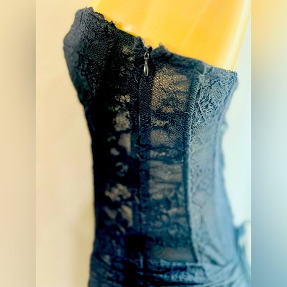 Elegant Black Lace Mini Dress - Picture 5 of 11